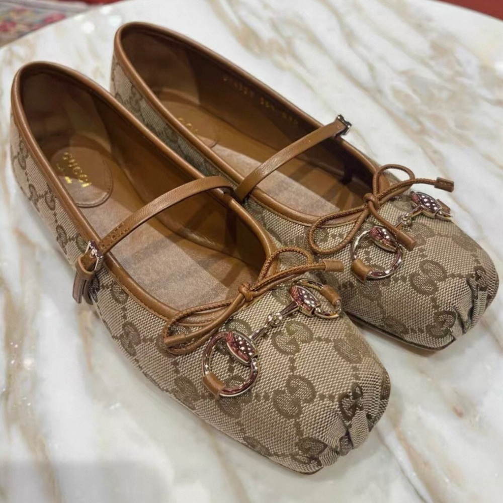 Gucci Beige and Brown Loafers with Bow Accent